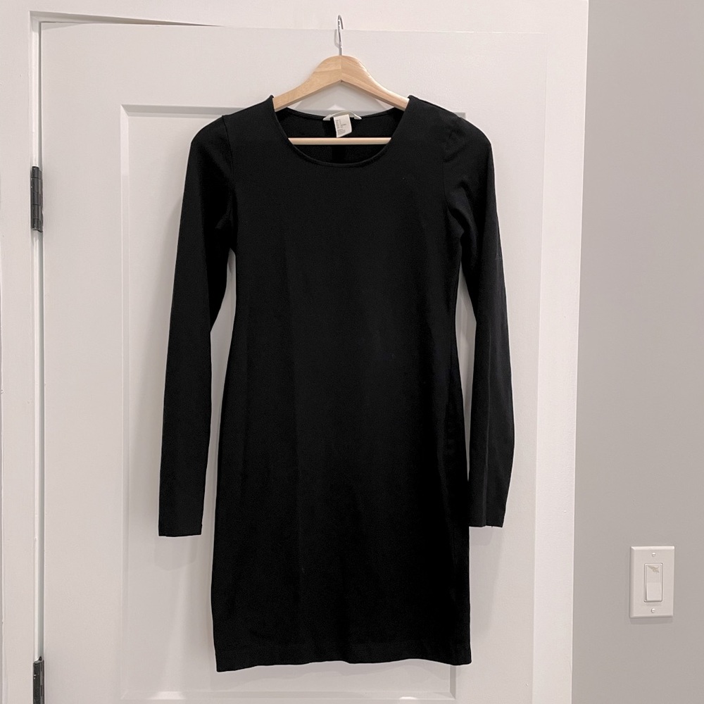 H&M long sleeve stretch dress